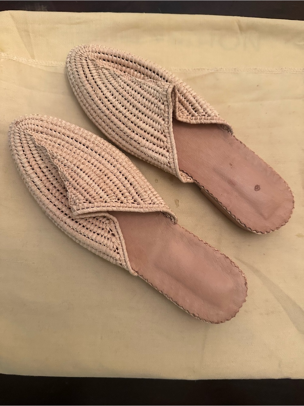 Slip on raffia mules textured woven design